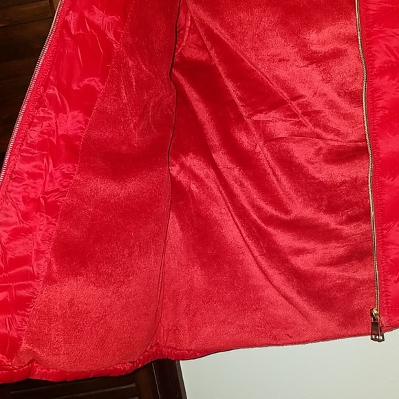 🎄CHRISTMAS SALE🎄 Red vest with  removal hat - Picture 5 of 7